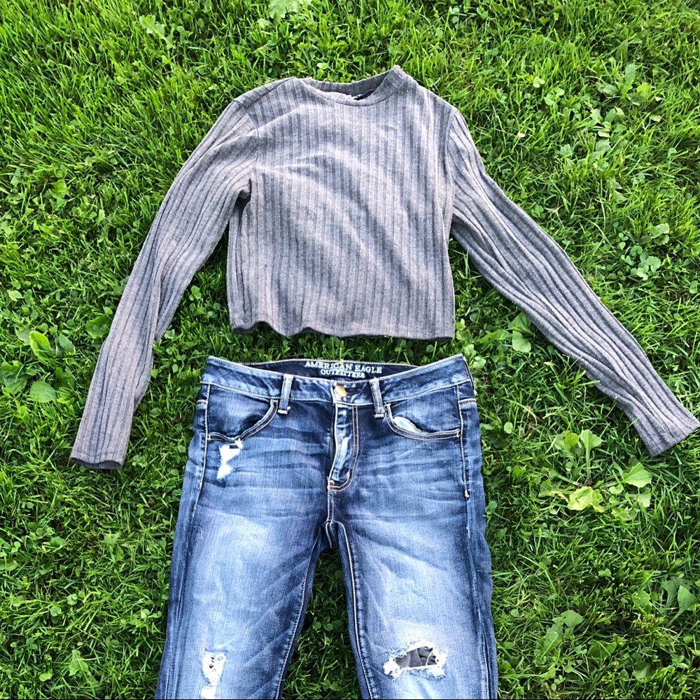 🌻GRAY LONG SLEEVE CROP TOP🌻